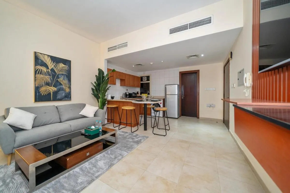 Wake Up To Golf Lagoon Views Ras al-Khaimah Apartment